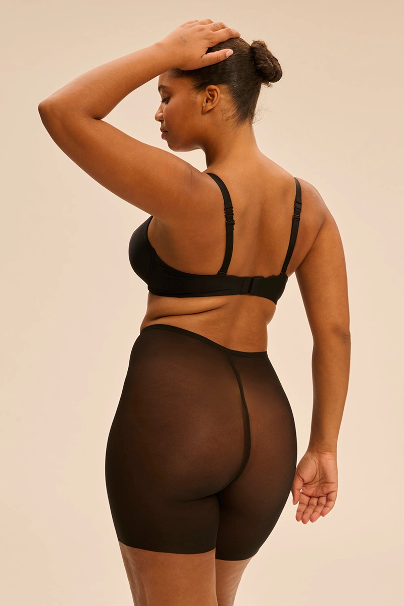 Simone Perele koreguojancios kelnaites