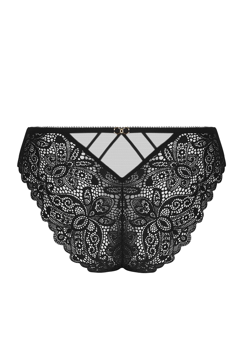 Lise Charmel kelnaites