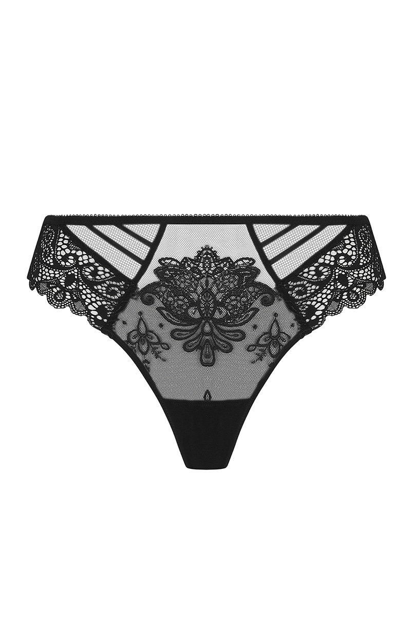 Lise Charmel kelnaites