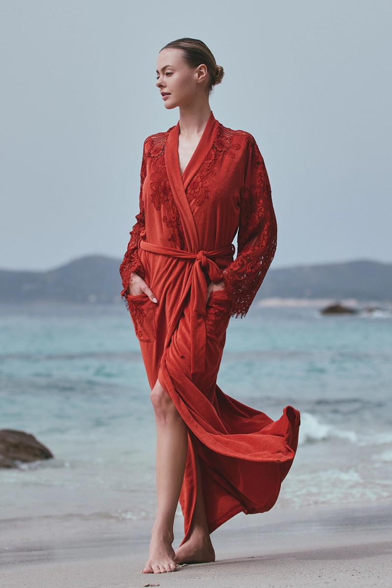 Marjolaine, Aphrodite Ilgas chalatas