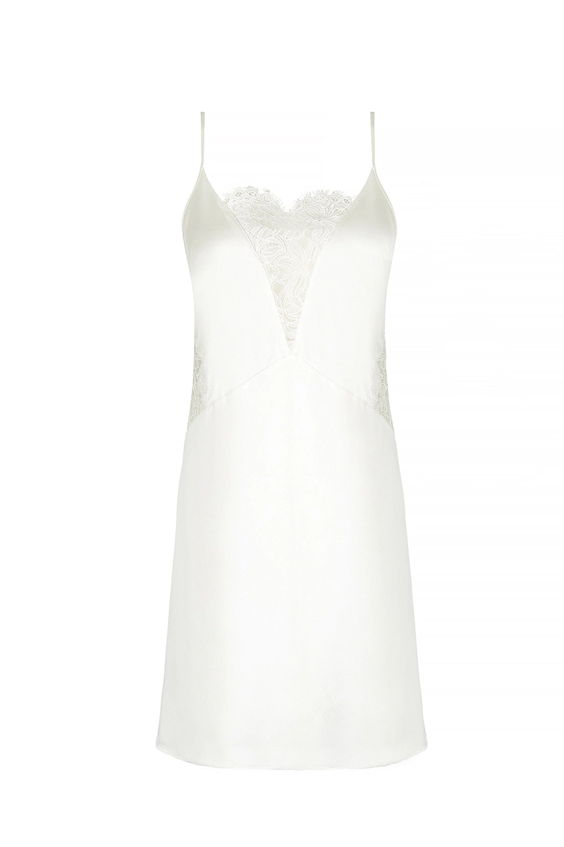 Lise Charmel, Bellissime Amour Naktiniai plonomis petnešėlėmis